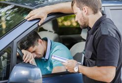 Fala upałów w Polsce 2018. Chłodzenie się w aucie grozi mandatem.