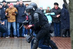 Białoruś: zatrzymania dziennikarzy po demonstracjach w Mińsku