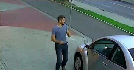 Zniszczył 37 samochodów, ale pozostanie na wolności
