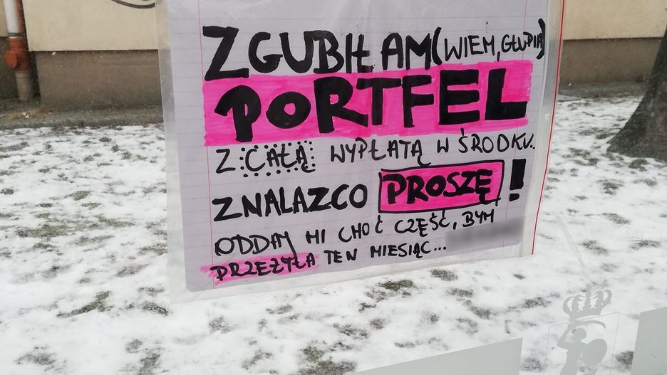 Ogłoszenie pojawiło się na jednym z warszawskich przystanków