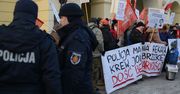 Protest lokatorów przed Komendą Stołeczną Policji. "Państwo ma krew na rękach"
