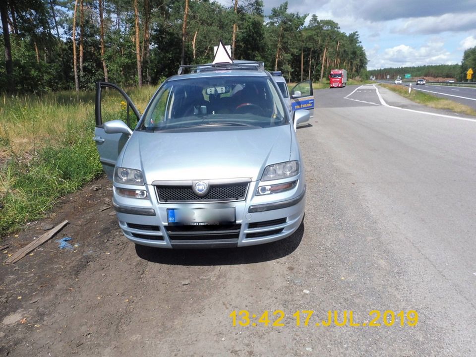 Zachodniopomorskie. Czesi na 3 dni utknęli na parkingu w Goleniowie