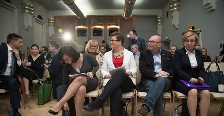 "Depopulacja. Zrobimy to". Internauci szydzą z akcji Nowoczesnej
