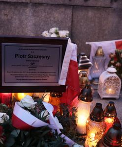 Podpalił się na pl. Defilad w Warszawie. Prokuratura: Bez udziału osób trzecich