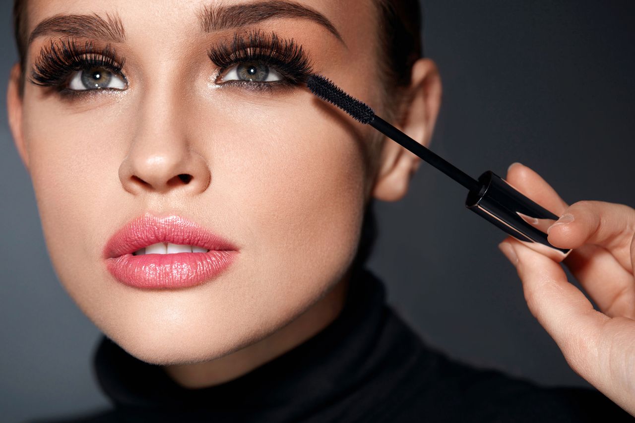 #beautytest: Zdjęłaś sztuczne rzęsy i czujesz się nieswojo? Te tusze wyczarują włoski XXL