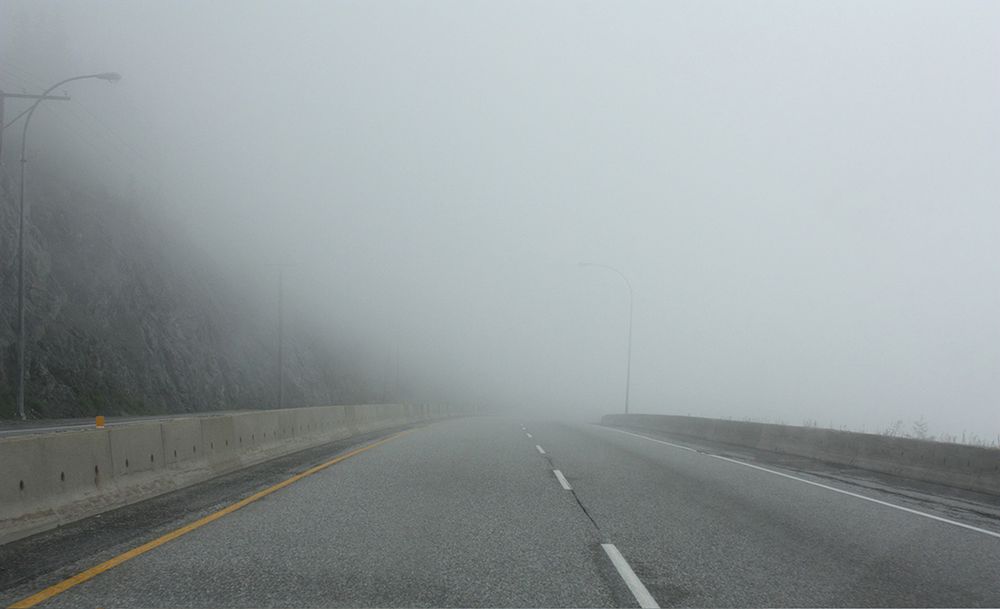 Mgła na drodze