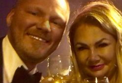 Całuśna Katarzyna Niezgoda promienieje. Pozwala sobie na czułości