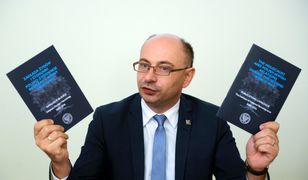 Nietypowy prezent dla pasażerów lotu do Tel Avivu. Dostaną książkę o Żydach w Polsce