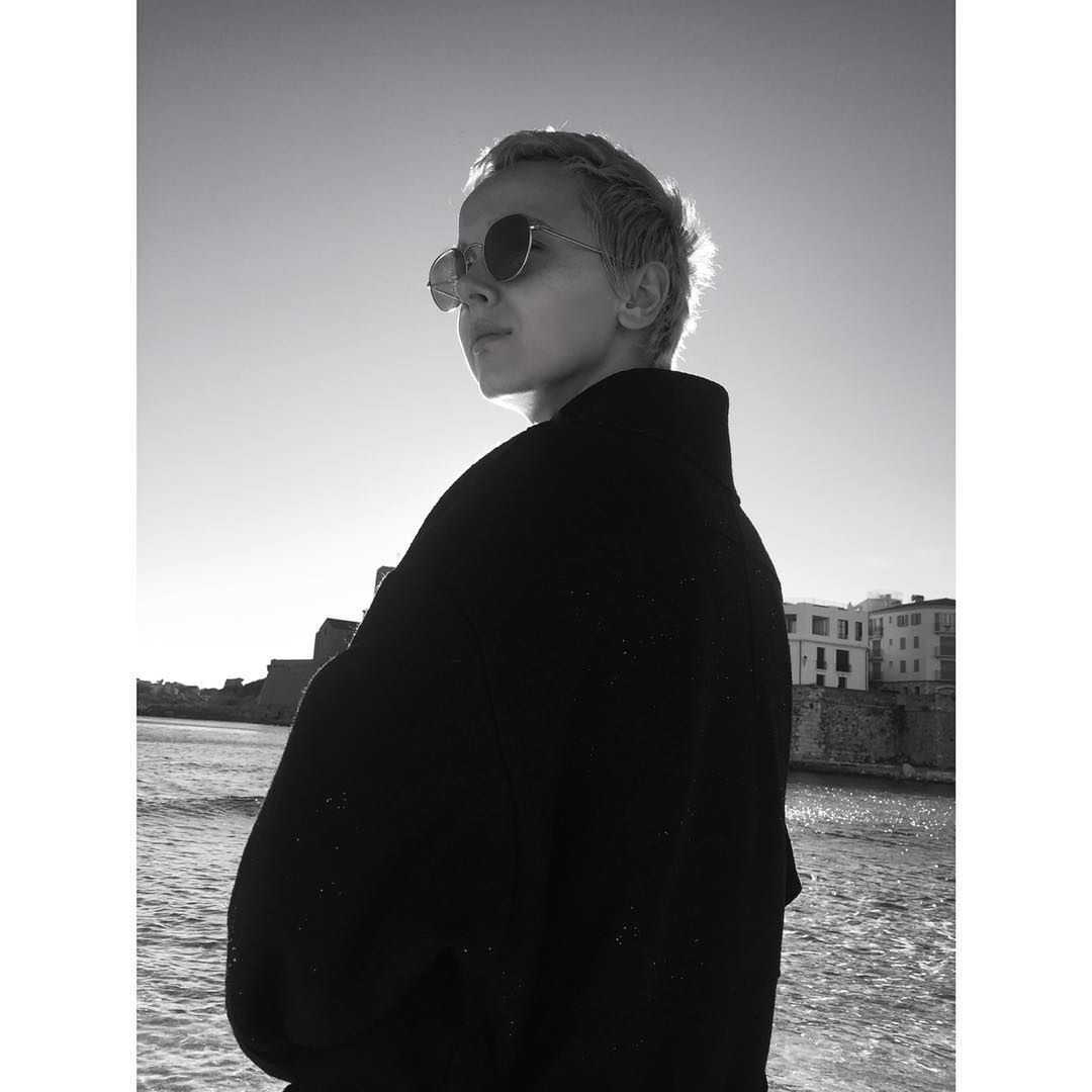 Monika Brodka ma białe włosy