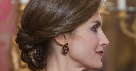 Królowa Letizia w kolczykach za 19,90 zł