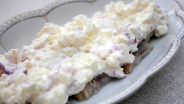 śledzie ze śmietaną