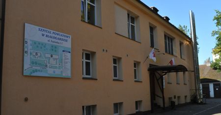 "Czemu nie poszła rodzić do lasu?" Mieszkańcy komentują sprawę porwania dziecka ze szpitala w Białogardzie