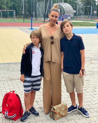 Małgorzata Rozenek z synami na rozpoczęciu roku szkolnego