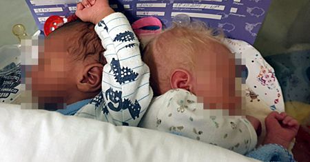 Bliźnięta o różnych kolorach skóry urodziły się w łódzkim szpitalu