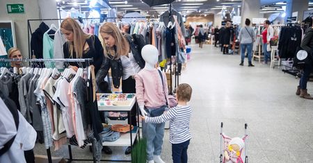 Inspekcja Handlowa sprawdziła ubrania dla dzieci. Problemem są niebezpieczne sznurki