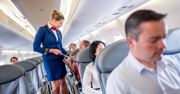Większość pasażerów nie ma o tym pojęcia. Stewardesa zdradza jedną rzecz, o którą często ją pytają
