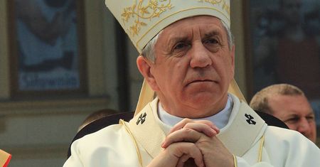 Abp Andrzej Dzięga: "Zabijanie polskich serc to zabijanie Polski"