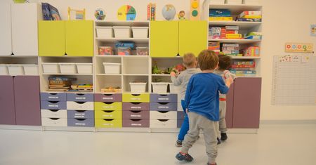 Złamał nogę autystycznemu 7-latkowi w przedszkolu. Sąd: "Wychowawca jest niewinny"