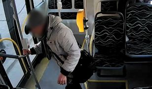 Gorzów Wielkopolski: kobieta zostawiła w autobusie 14 tys. zł. Odzyskała tylko część