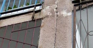 Rysy na budynkach po wstrząsach sejsmicznych - niegroźne
