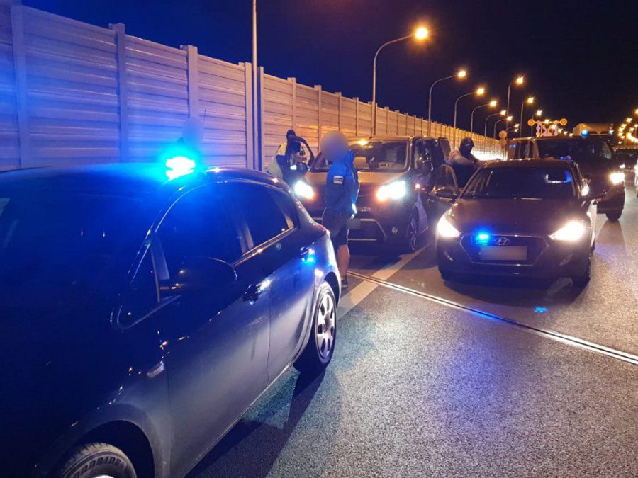 Policja zatrzymała złodziei niemieckich aut i odzyskała samochody