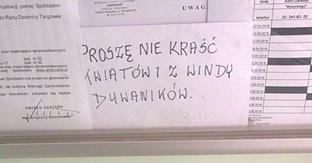 Ktoś ukradł dywanik z windy. Nie będzie mógł spać spokojnie