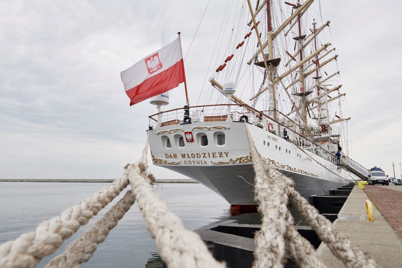 Dar Młodzieży popłynie dookoła świata. Polska Fundacja Narodowa dofinansuje rejs