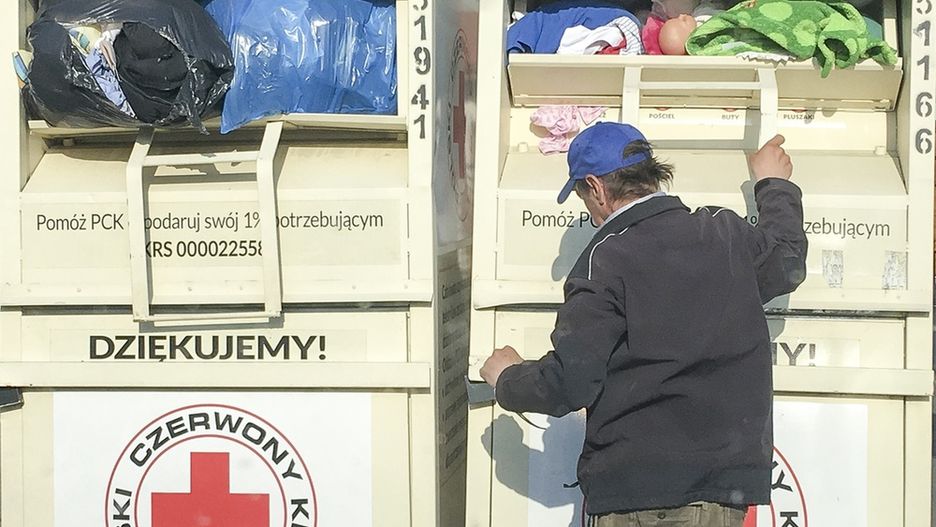 To z takich kontenerów miała ginąć odzież wartości nawet 2 mln zł. 
