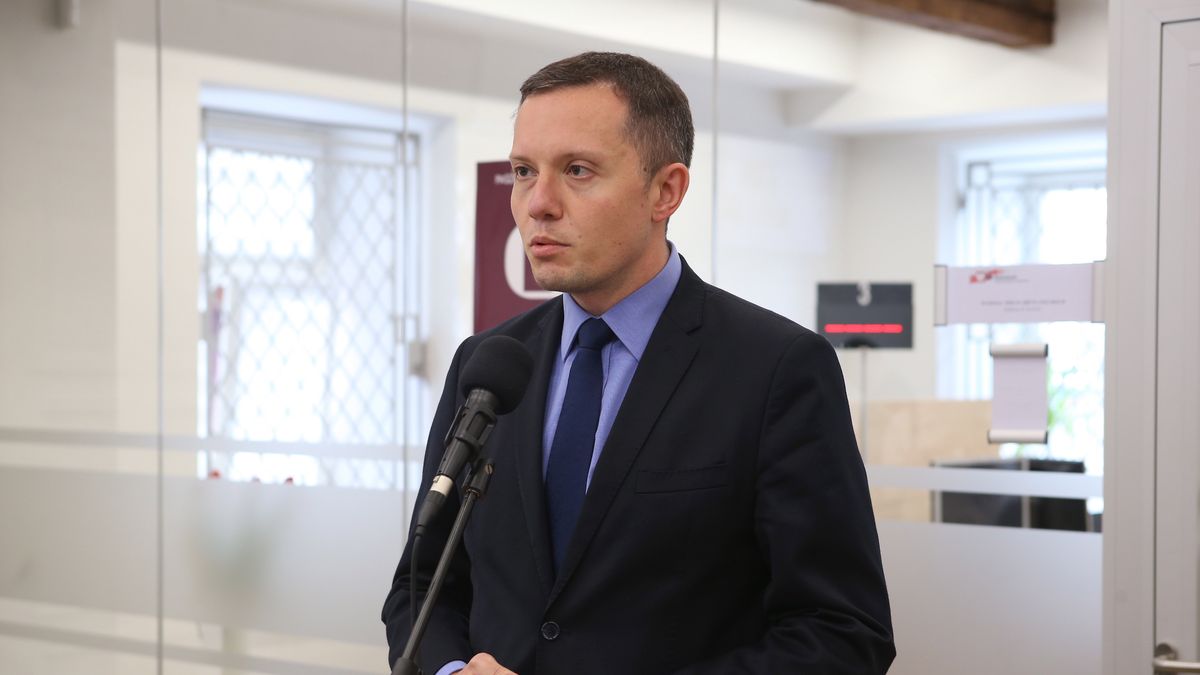 Tomasz Zdzikot, nowy szef Poczty Polskiej. Na jego barkach spoczywają zadania związane z głosowaniem korespondencyjnym.