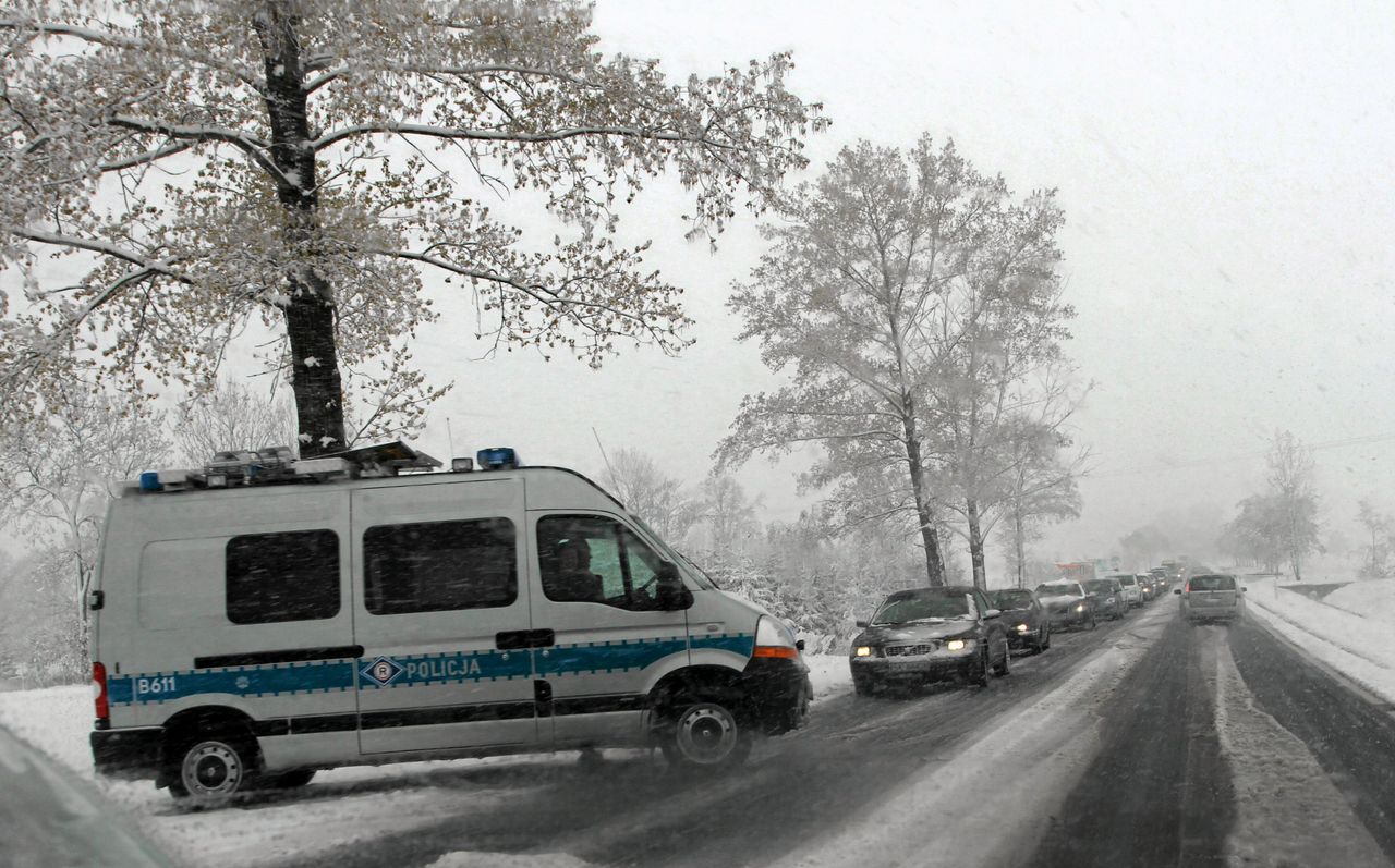 Śnieżyce, silny wiatr i zagrożenie lawinowe. Atak zimy w Tatrach