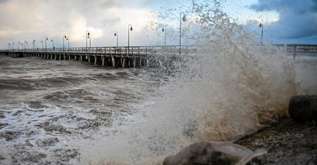 Nad Polskę nadciąga orkan Grzegorz. Meteorolodzy ostrzegają
