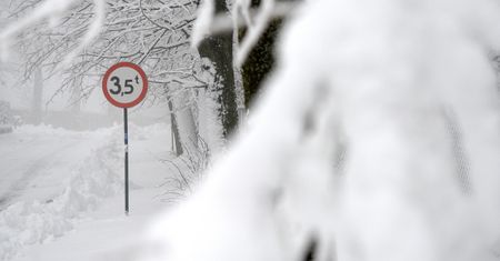 Atak zimy na południu Polski. TOPR ostrzega: nie wychodźcie w Tatry. I pokazuje zdjęcia z nocnej wyprawy