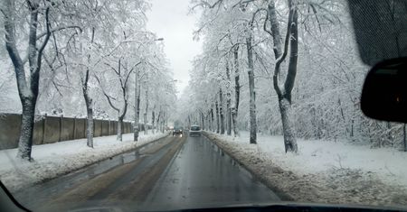 IMGW wydaje ostrzeżenia pogodowe. Obejmują 11 województw
