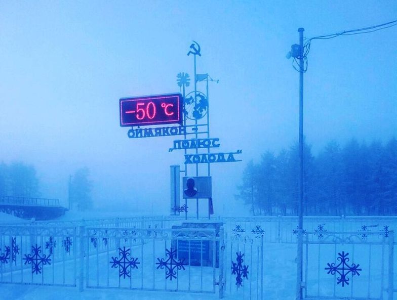 W Rosji temperatura spadła do -50 stopni. Nawet nie odwołali lekcji