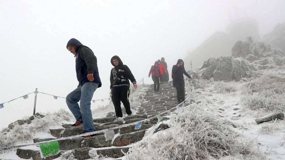 Pogoda szaleje. Śnieg, mróz. W weekend wrócą wysokie temperatury