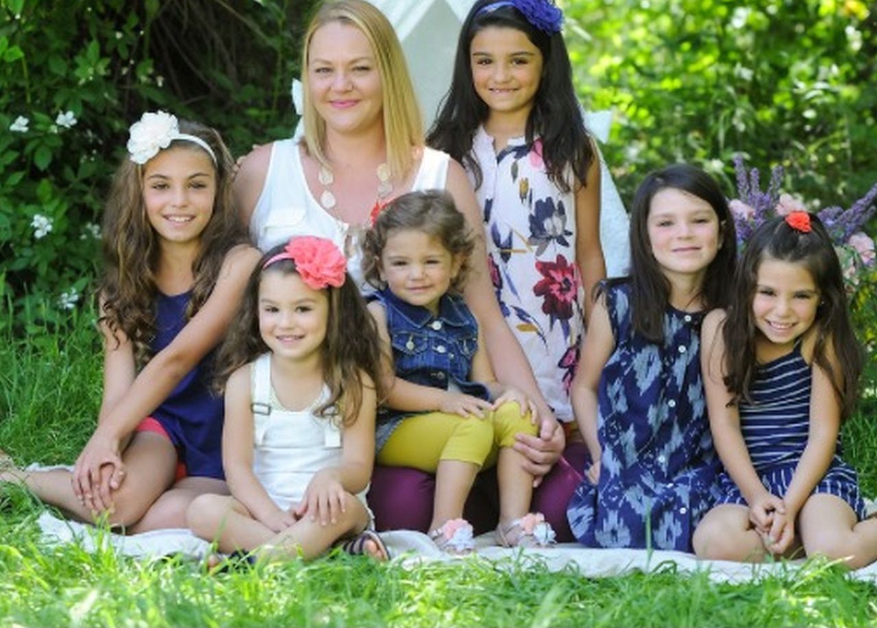 Adoptowała szóstkę dzieci. Nie żałuje