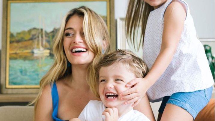 Daphne Oz jest autorką książek kulinarnych, prezenterką telewizyjną i specjalistką od zdrowego odżywiania. 