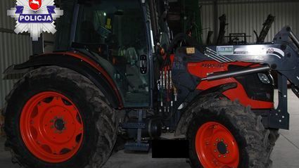 Mężczyzna, gdy cofał ciągnik nie zauważył syna