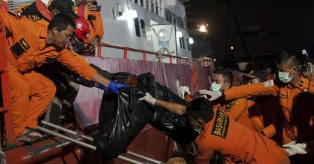 Tragedia podczas poszukiwań ofiar katastrofalnego lotu Boeinga Lion Air