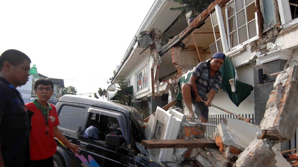 Indonezję nawiedziło trzęsienie ziemi. Jest ostrzeżenie przed tsunami.