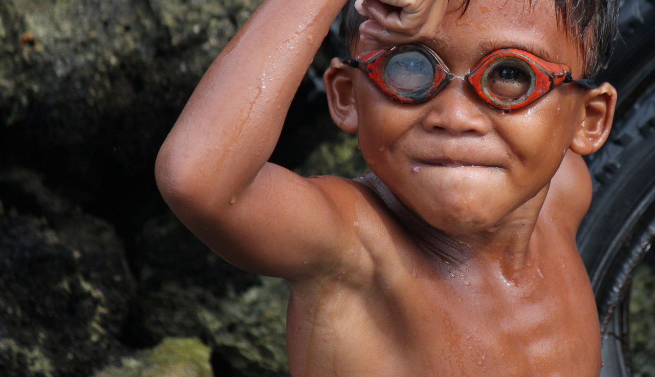 Morscy cyganie. Łowią na bombę i cukierkami z cyjankiem potasu