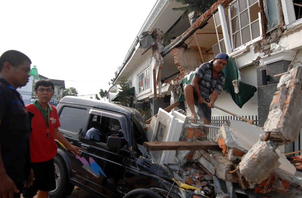 Indonezję nawiedziło trzęsienie ziemi. Jest ostrzeżenie przed tsunami.