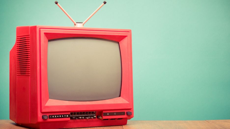 Co ma telewizja cyfrowa, czego nie miała telewizja analogowa? 