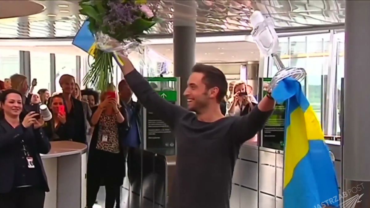 Mans Zelmerlow po Eurowizji 2015 na lotnisku w Szwecji