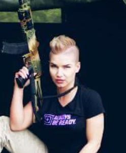 Krew, pot i świńskie płuca. Sara od perfumerii wolała pole walki