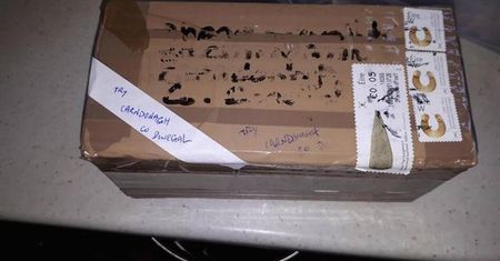 Z paczki zniknął cały adres. I tak trafiła do właściwej osoby