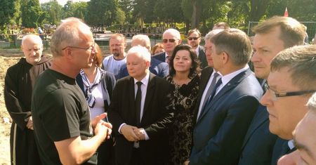 Jarosław Kaczyński odwiedził Łączkę. Trwają poszukiwania szczątków polskich bohaterów