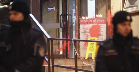 Kolejna dewastacja budynku należącego do PiS. Atak po Czarnym Proteście