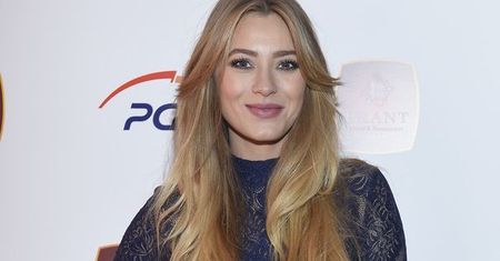 Urocza Marcelina Zawadzka w koronkowej sukience