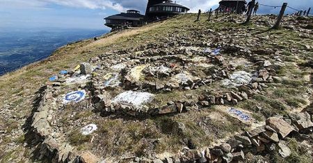 Śnieżka. Turysta, który zniszczył zbocze sam zgłosił się po karę